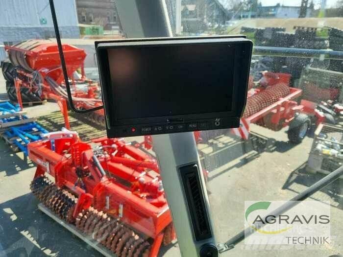 CLAAS AVERO 240 Kombajni