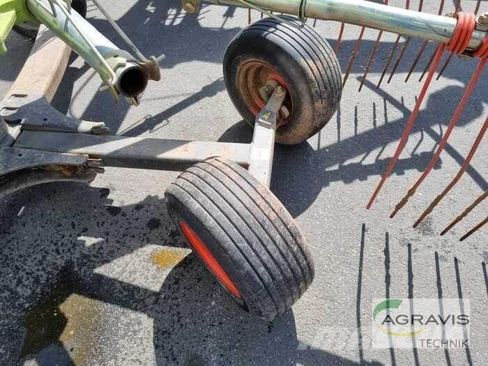 CLAAS LINER 2700 Obračalniki in zgrabljalniki