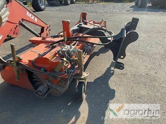  Escomel BEMA 25 Cestni pometači