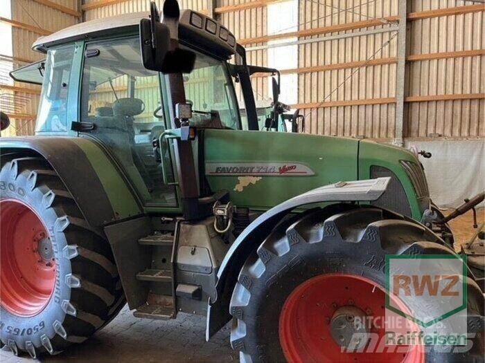 Fendt 714 Traktorji