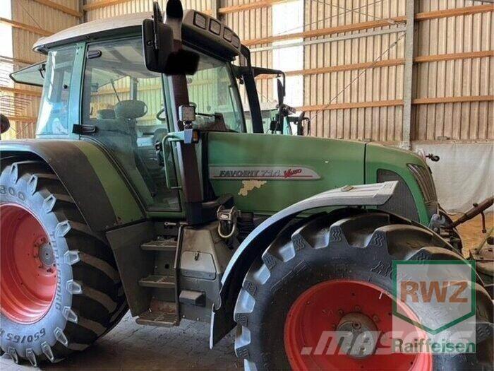 Fendt 714 Traktorji