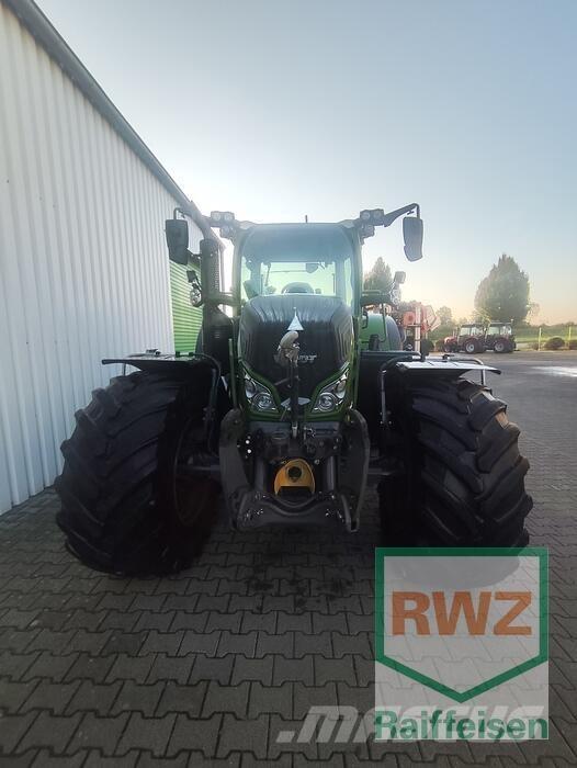 Fendt 724 Vario Traktorji