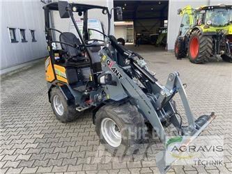 GiANT G2200E Kolesni nakladalci