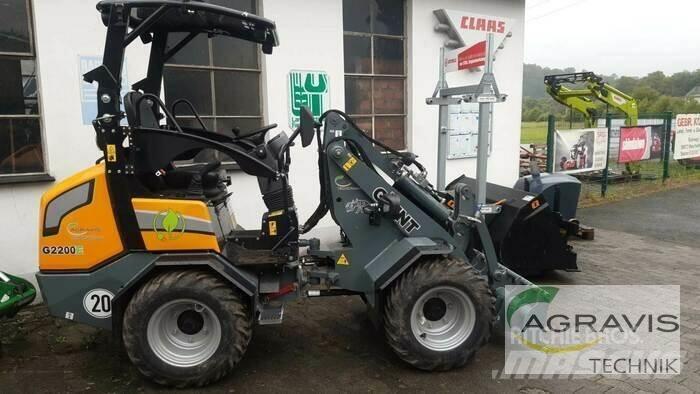 GiANT G2200E-3 Kolesni nakladalci