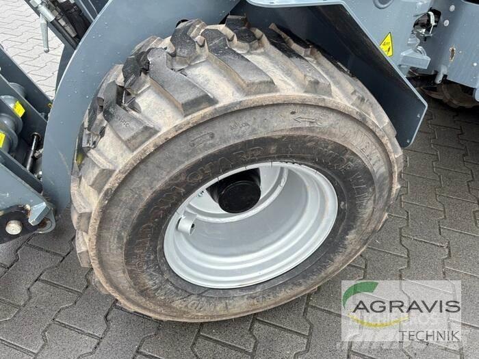 GiANT G2500 HD Kolesni nakladalci