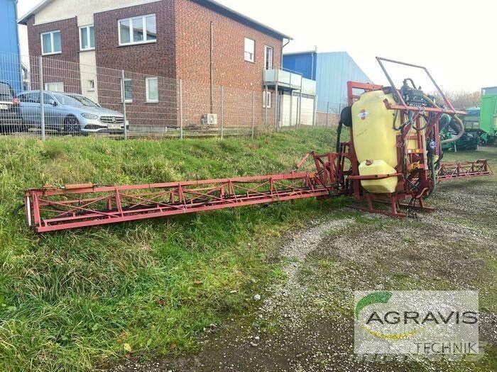 Hardi MEGA 1000 LTR. Vlečne škropilnice