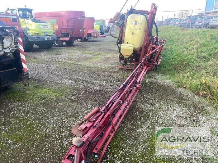 Hardi MEGA 1000 LTR. Vlečne škropilnice
