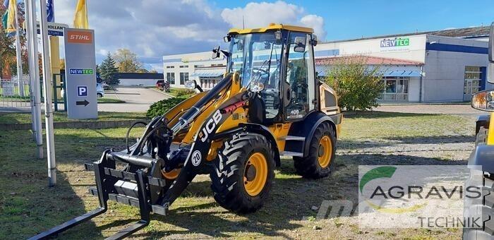 JCB 409 AGRI STUFE V Kolesni nakladalci