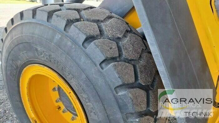 JCB 437 HT Kolesni nakladalci