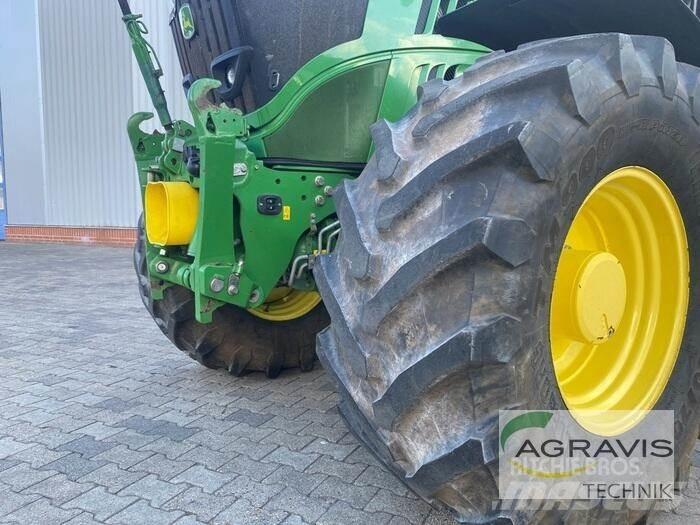 John Deere 6215 R Traktorji