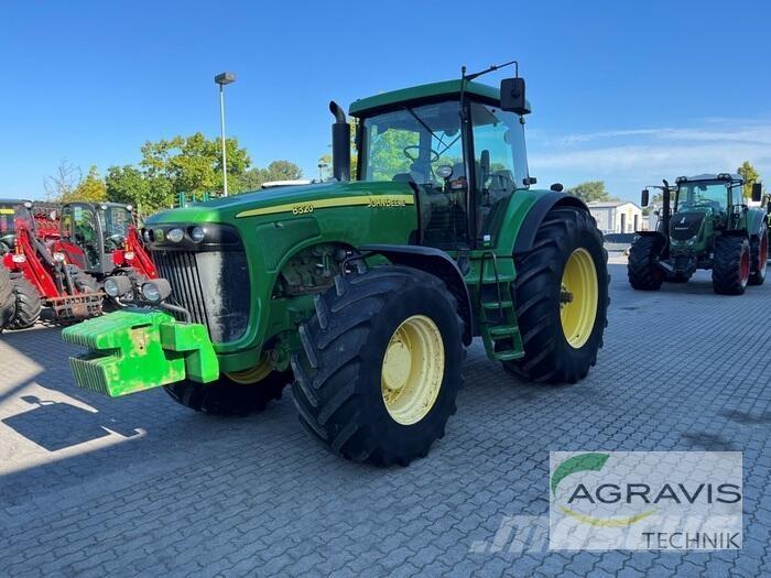 John Deere 8320 Traktorji