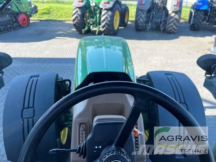 John Deere 8320 Traktorji
