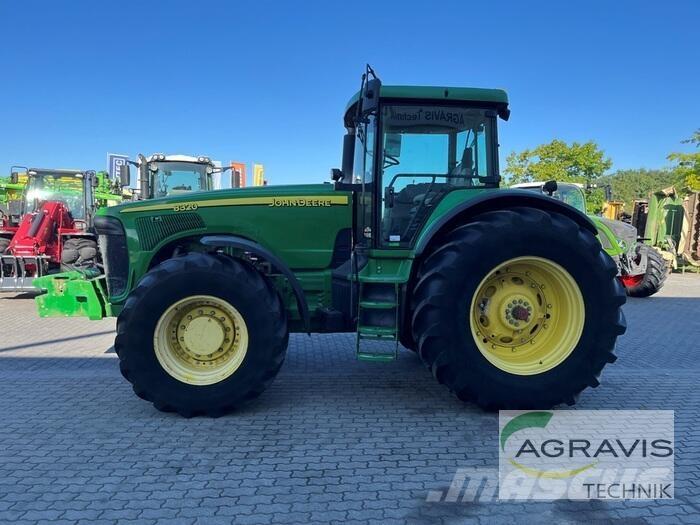 John Deere 8320 Traktorji