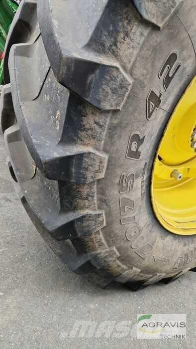 John Deere 8R 310 Traktorji