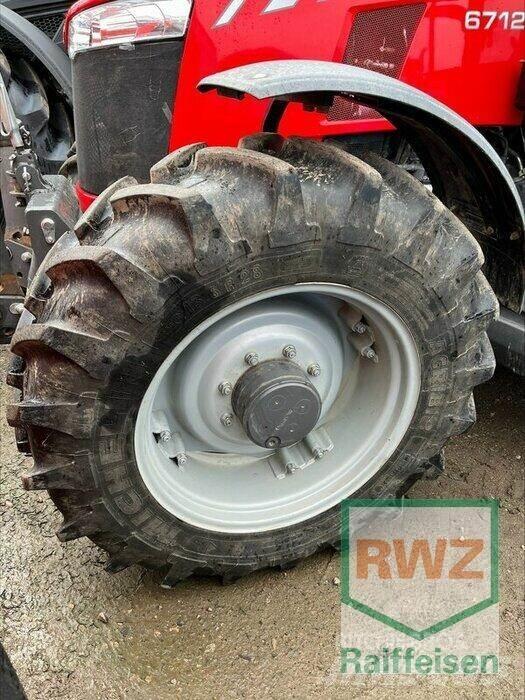 Massey Ferguson 6712 Traktorji