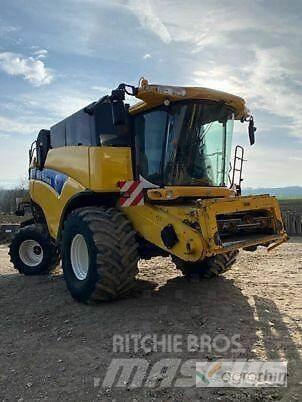 New Holland CX 8090 Kombajni