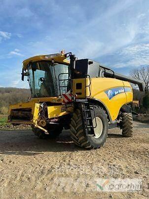 New Holland CX 8090 Kombajni
