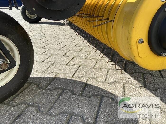 New Holland FR 500 Stroji za krmo na lastni pogon