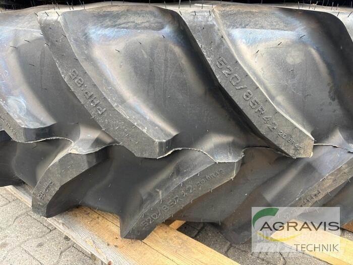 Pirelli KR 520/85R42 Gume, kolesa in platišča