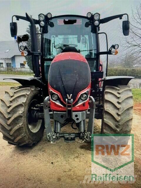 Valtra A85 Traktorji