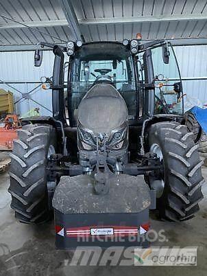 Valtra G125 Traktorji