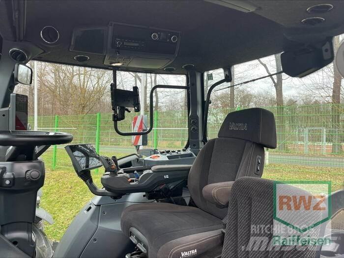 Valtra Q305 Traktorji