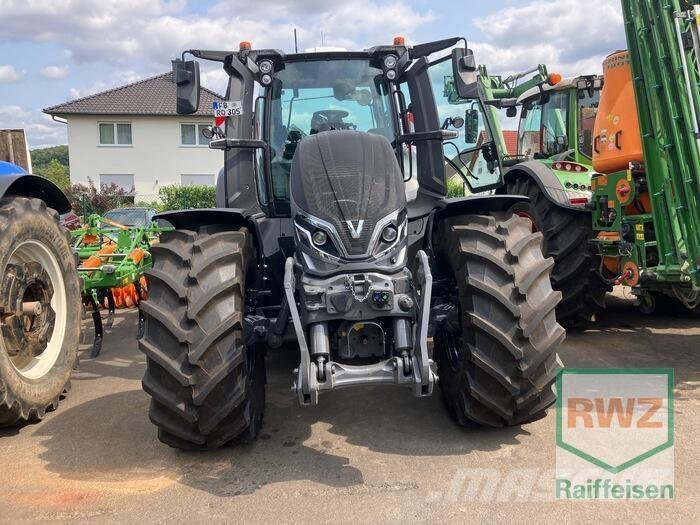 Valtra Q305 Traktorji