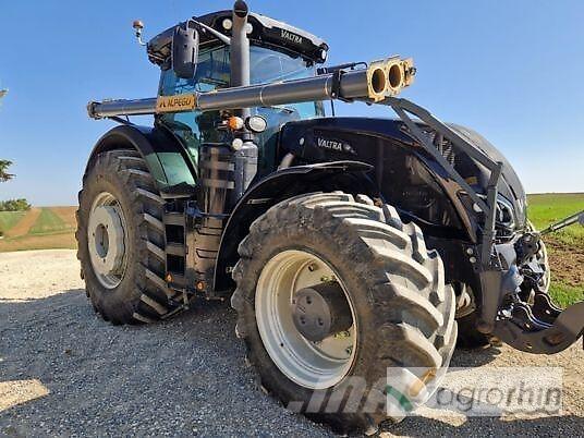Valtra S394 Traktorji