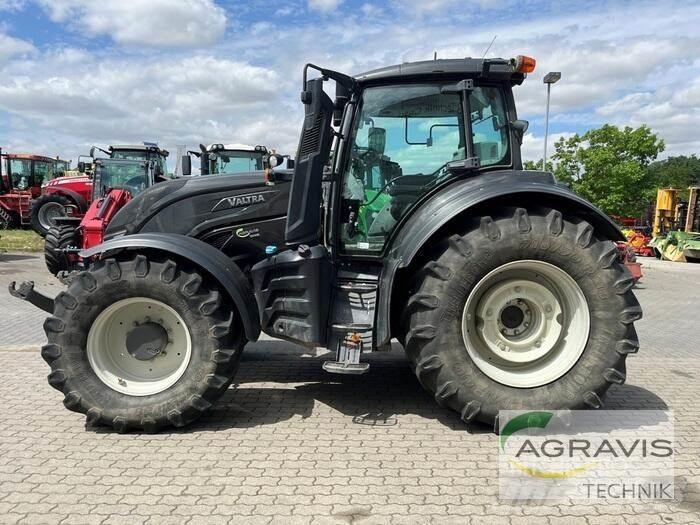 Valtra T 214 D 1B8 Traktorji