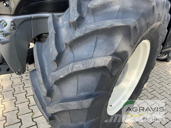 Valtra T 235 D 2A1 Traktorji