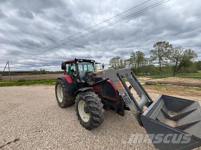Valtra T130 Traktorji