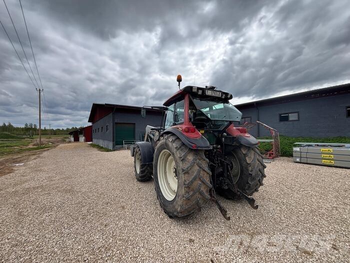 Valtra T130 Traktorji