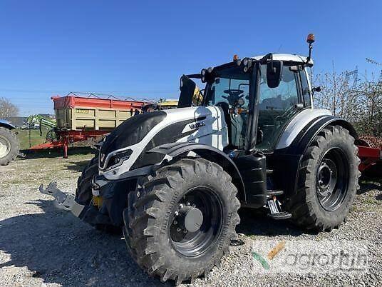 Valtra T215A Traktorji