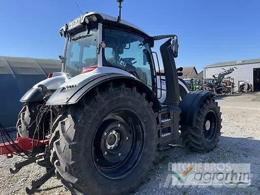 Valtra T215A Traktorji