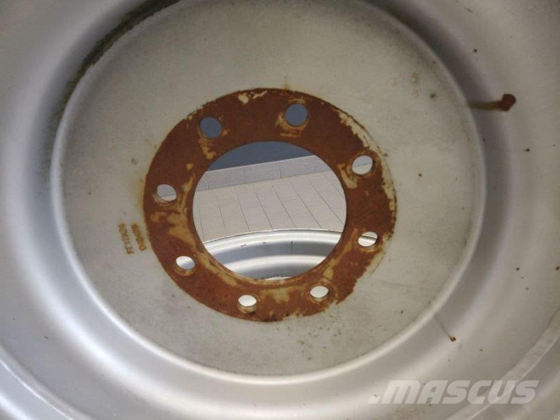  12X24 8/150 Traktorji