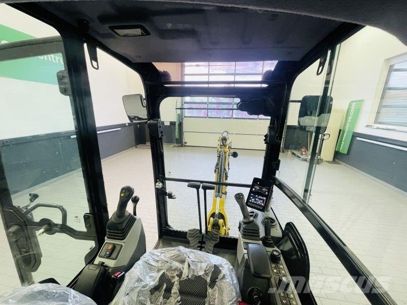 CAT 302CR-05A Bagri na kolesih