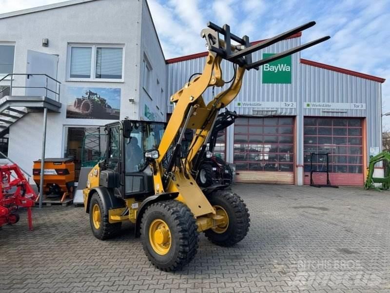 CAT 906-14 Kolesni nakladalci