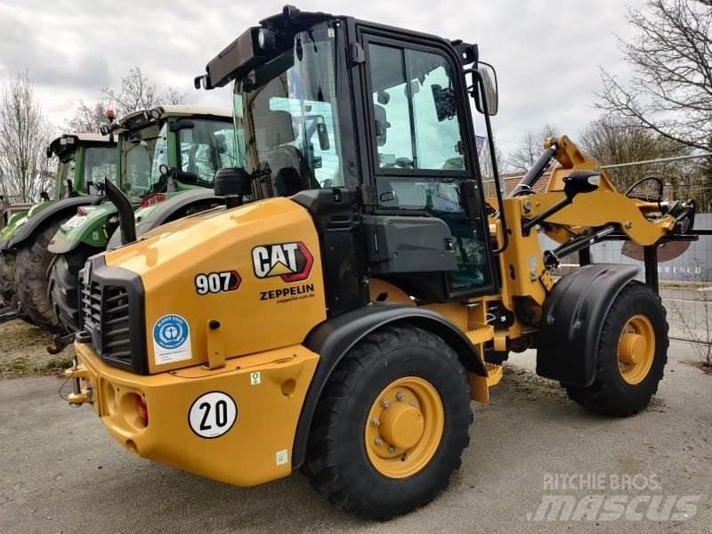 CAT 907 Kolesni nakladalci