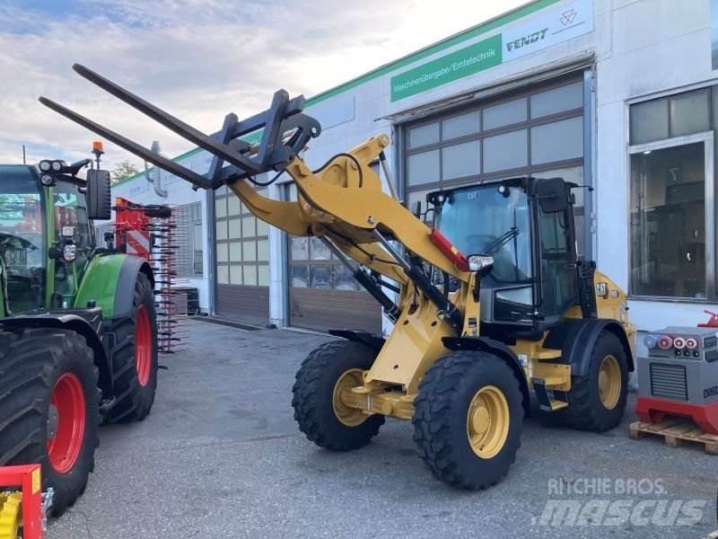 CAT 908 Kolesni nakladalci