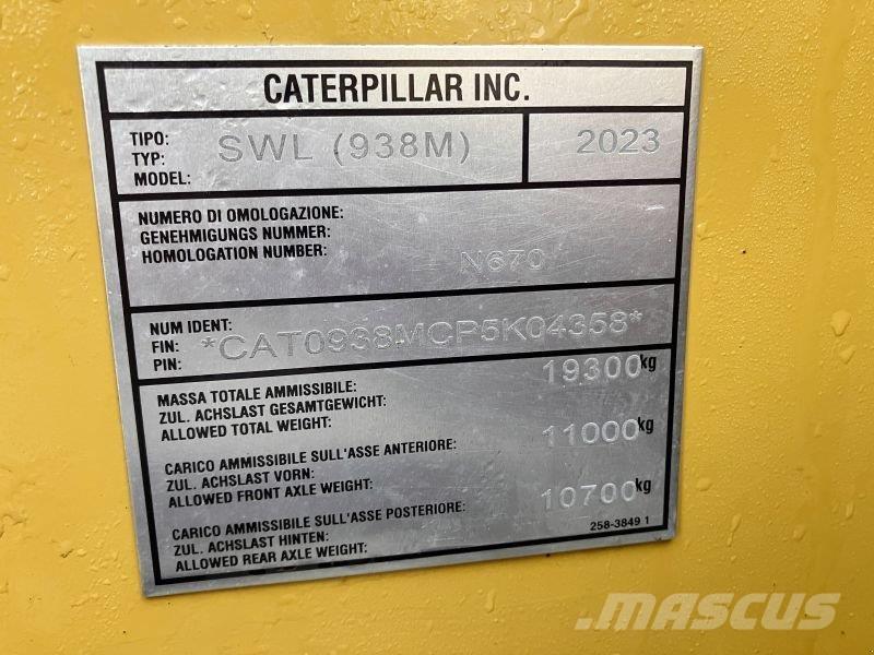 CAT 938M Kolesni nakladalci