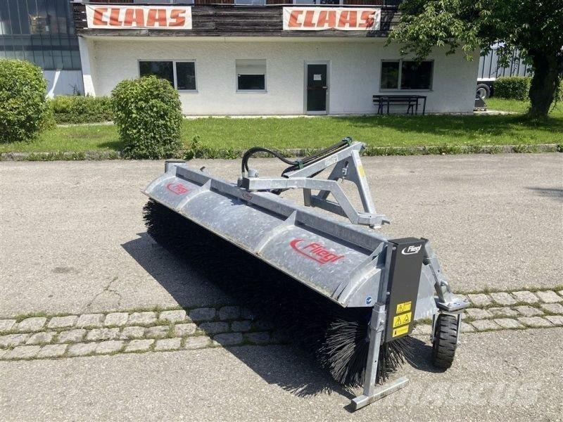 Fliegl TYP 700 Cestni pometači