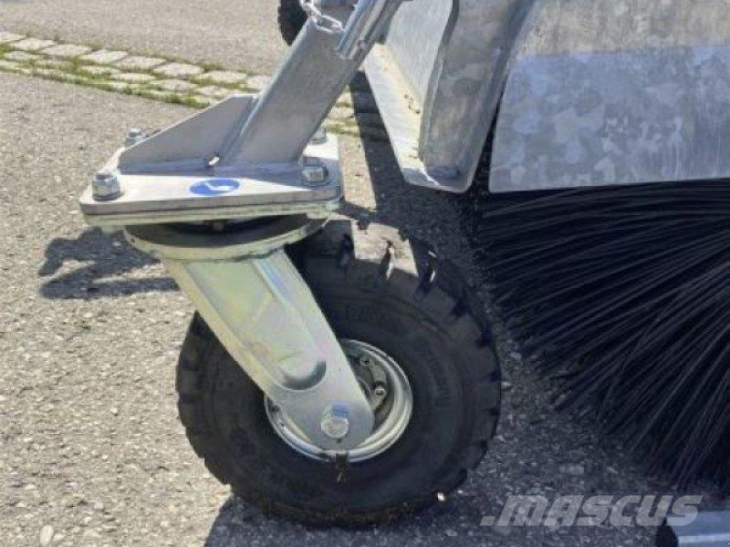 Fliegl TYP 700 Cestni pometači
