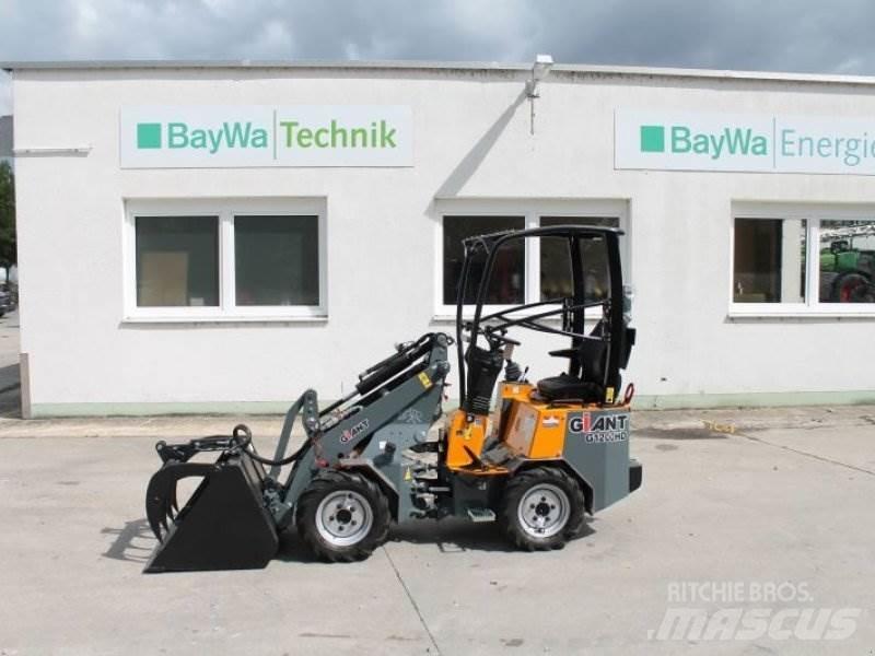 GiANT G 1200 Skid steer mini nakladalci