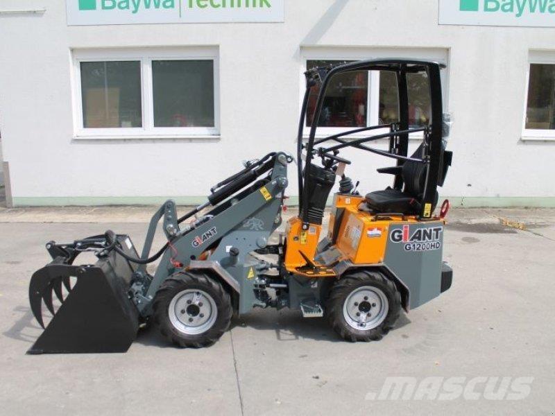 GiANT G 1200 Skid steer mini nakladalci