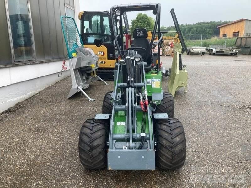 GiANT G1200 Skid steer mini nakladalci