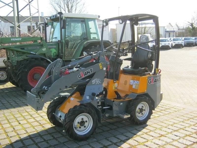 GiANT G1200 Skid steer mini nakladalci