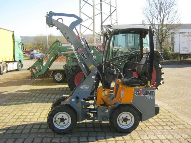GiANT G1200 Skid steer mini nakladalci