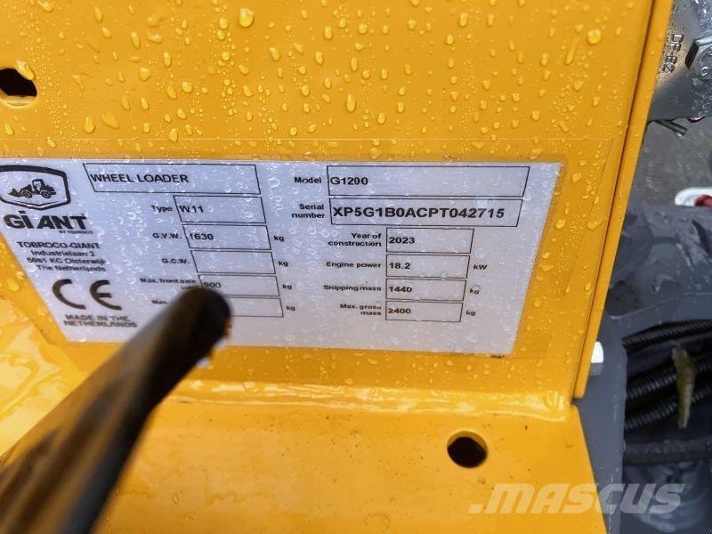 GiANT G1200 Skid steer mini nakladalci