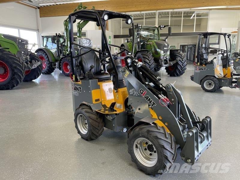 GiANT G1200 HD Skid steer mini nakladalci