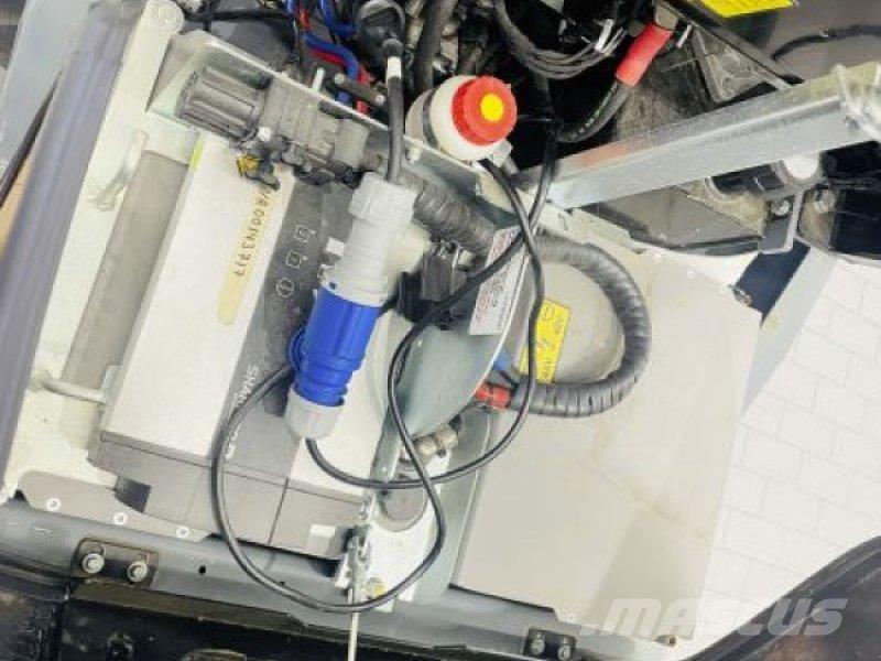 GiANT G2200E Skid steer mini nakladalci